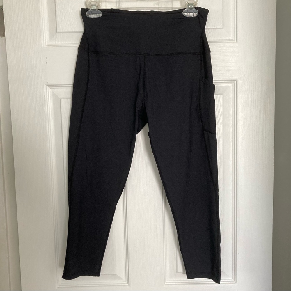 Tommie Copper Black Lower Back Support Compression Capri Athletic Leggings